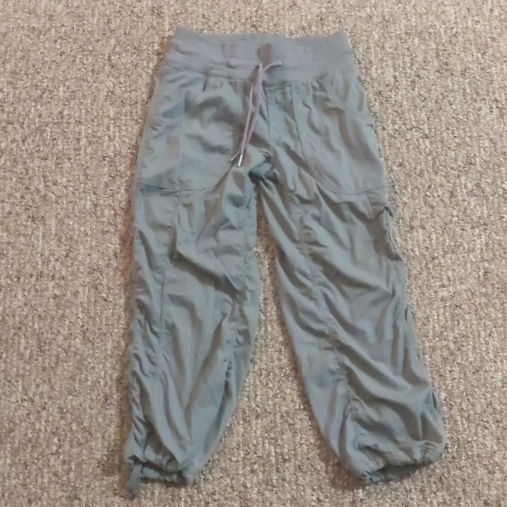 The North Face Aphrodite 2.0 Cropped Pants